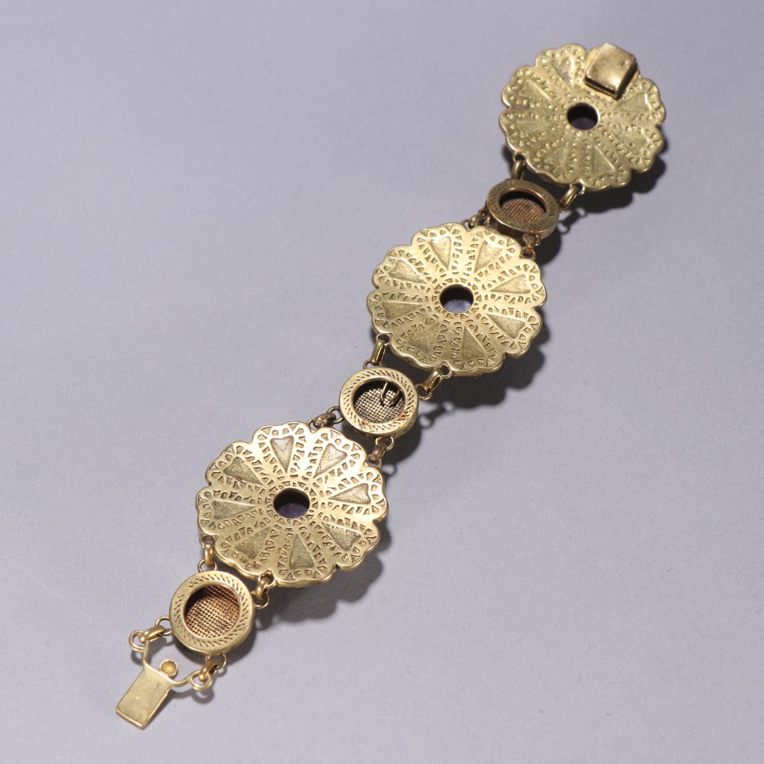 A fine silver-gilt multi-treasure bracelet - 8