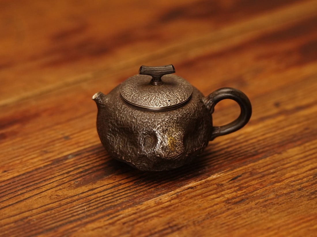 A fine Japanese silver pot - 6