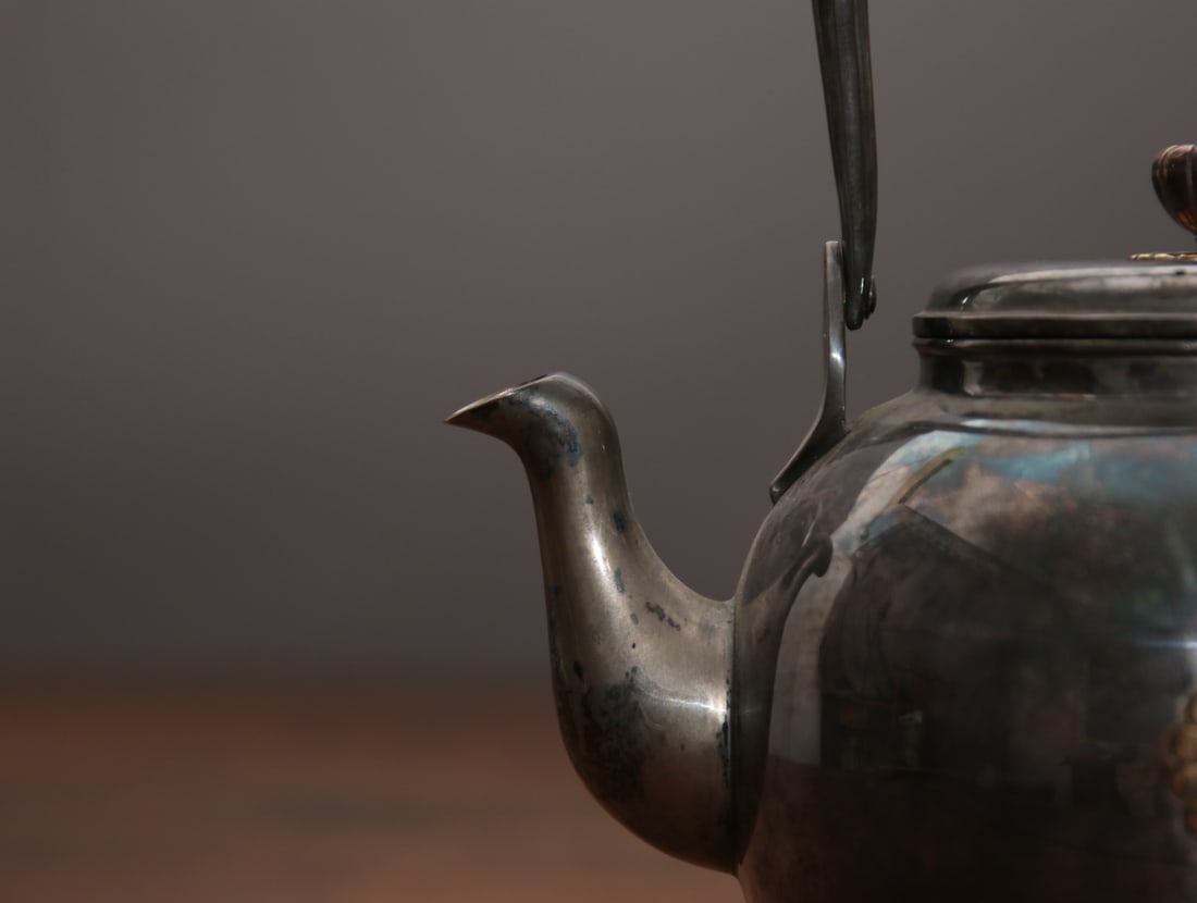 A fine Japanese silver pot - 5