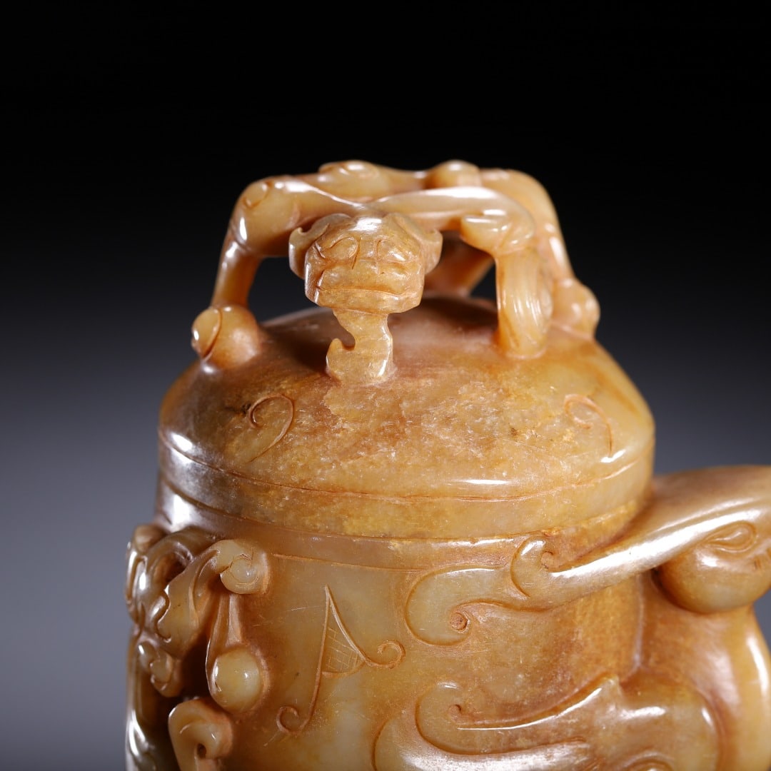 A beautiful ancient jade pot - 2