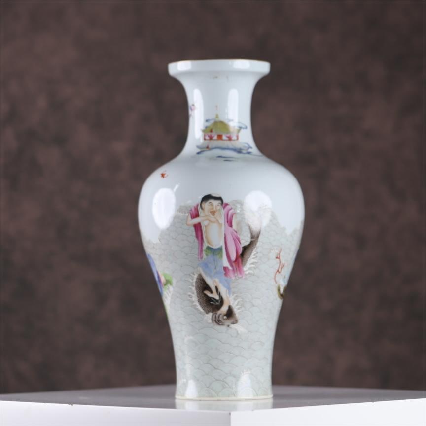 A pastel immortal crossing the sea vase made in the Qianlong period of the Qing Dynasty: Qing Dynasty Qianlong year pastel immortal crossing the sea to appreciate the bottle Size:34x14.5cm (The Dimensions Of All Batches Are Manually Measured.If You Need More Detailed