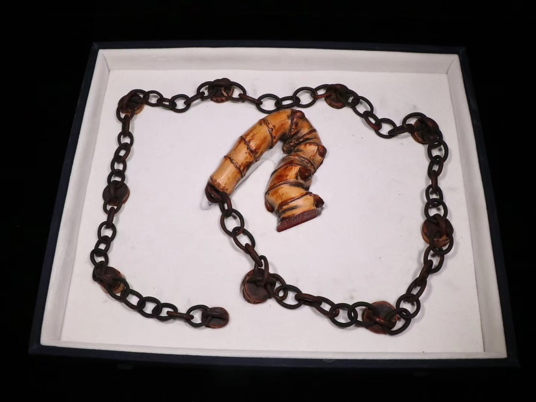 A set of exquisite bamboo root carving seals (1 of 9)