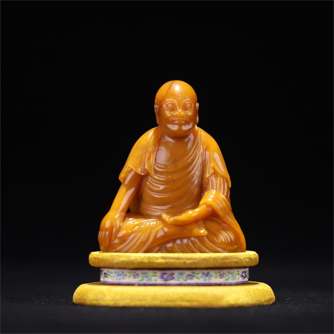 A statue of Lao Tian Huang Luohan in the Qing Dynasty: The statue of Lao Tian Huang Luohan in the Qing Dynasty Size:H:9x7.5x4.1cmW:275.9g (The Dimensions Of All Batches Are Manually Measured.If You Need More Detailed Information, Please