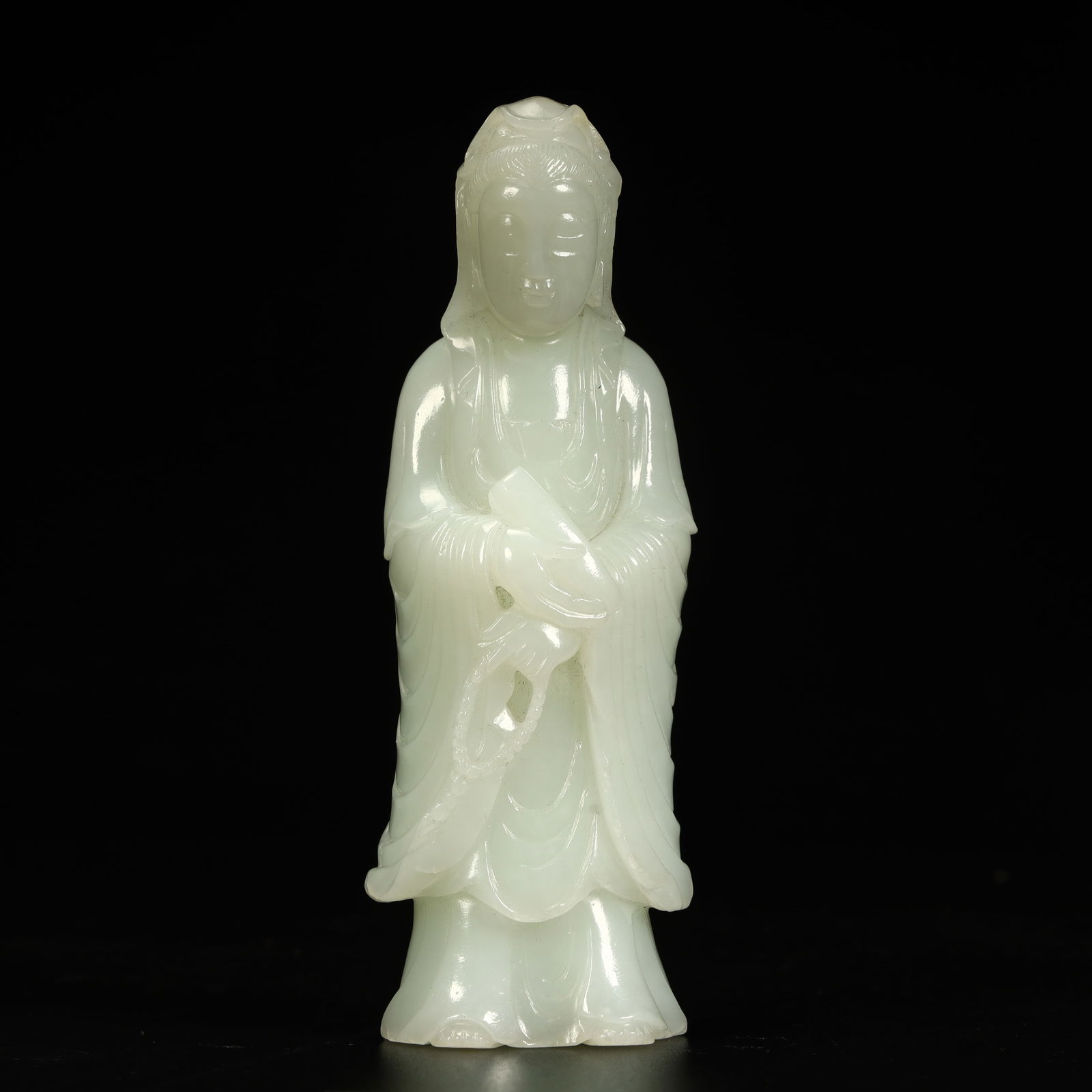 A standing statue of Guanyin in Hetian jade from the Qing Dynasty (1 of 9)