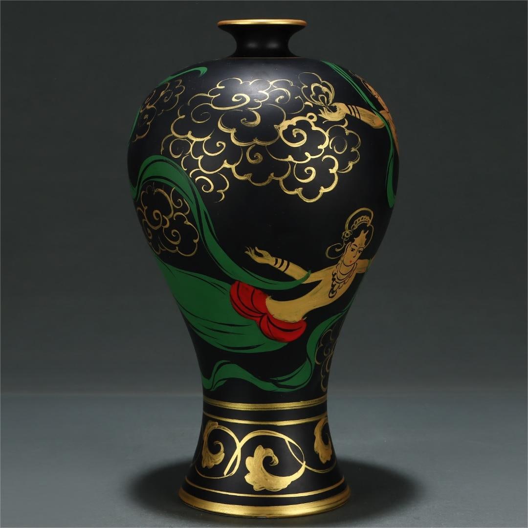 A black-glazed gold-painted flying plum bottle from the Ru kiln in the Song Dynasty: The black glaze gold-painted flying plum bottle of the Ru kiln in the Song Dynasty Size:H:28cmBellydiameter:25.8cm (The Dimensions Of All Batches Are Manually Measured.If You Need
