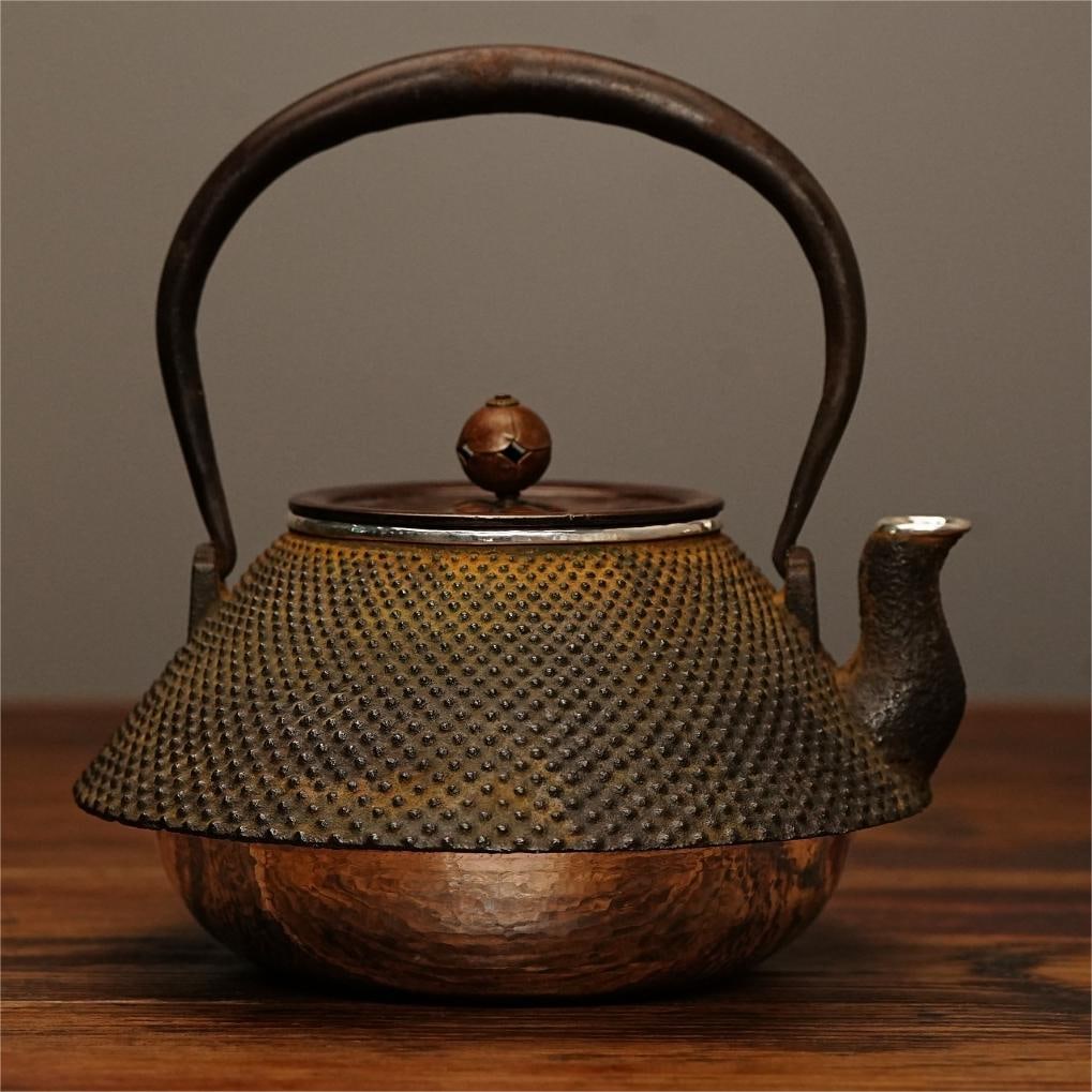 A fine Japanese silver pot (1 of 9)