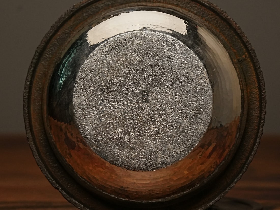 A fine Japanese silver pot - 9