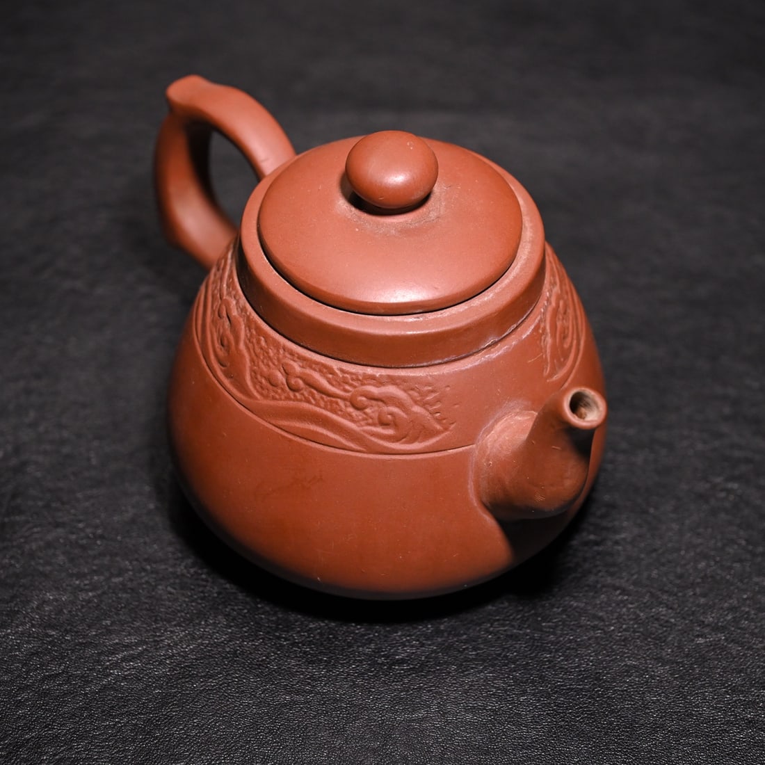 A beautiful old purple clay pot: Exquisite old purple clay pot Size:H:9cmW:12.5cm (The Dimensions Of All Batches Are Manually Measured.If You Need More Detailed Information, Please Contact Our Customer Service