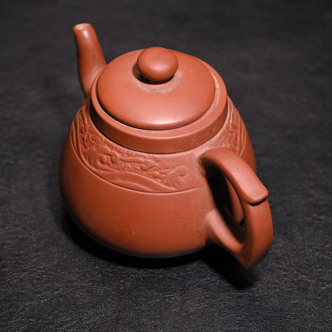 A beautiful old purple clay pot - 4