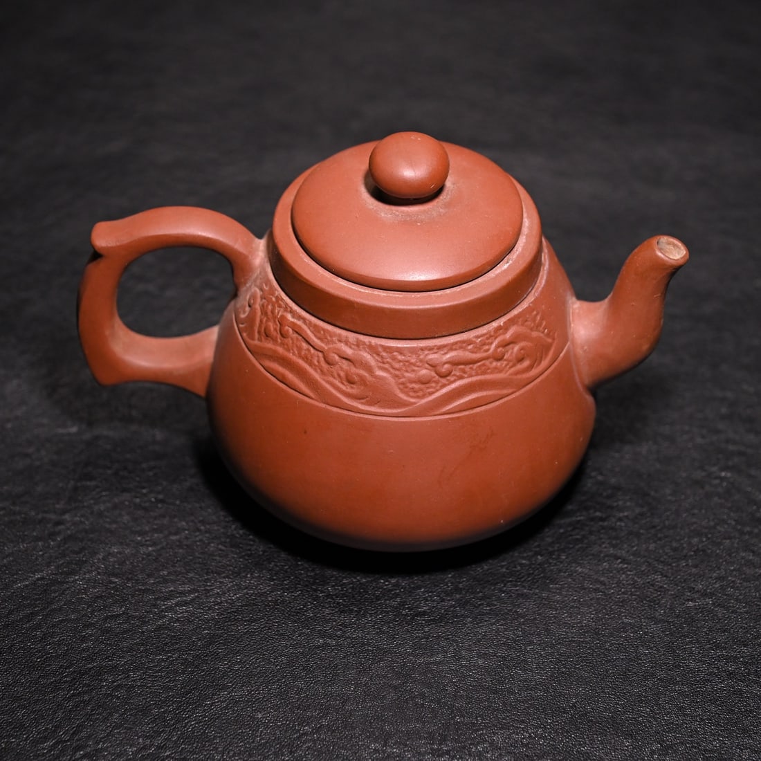 A beautiful old purple clay pot - 6