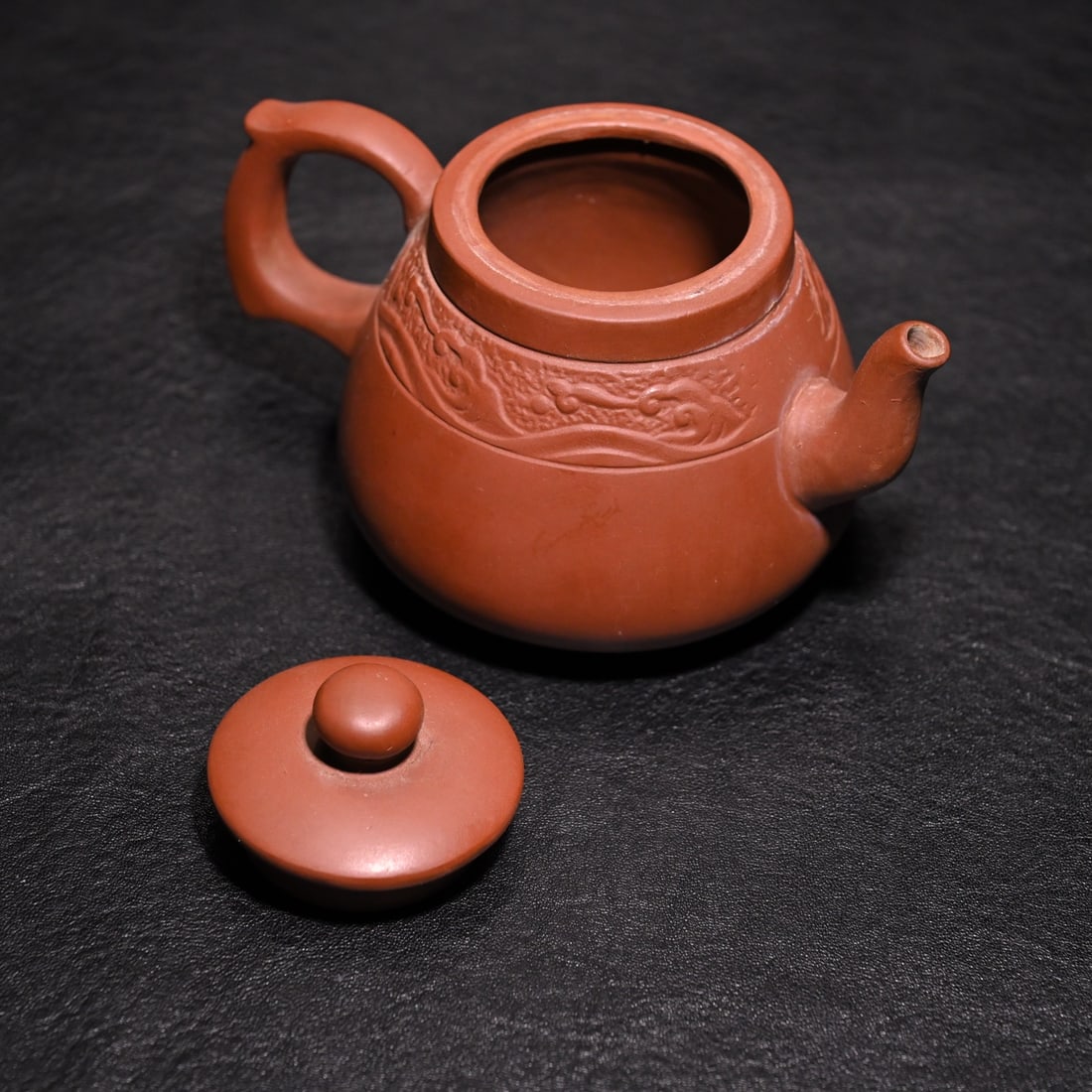 A beautiful old purple clay pot - 7