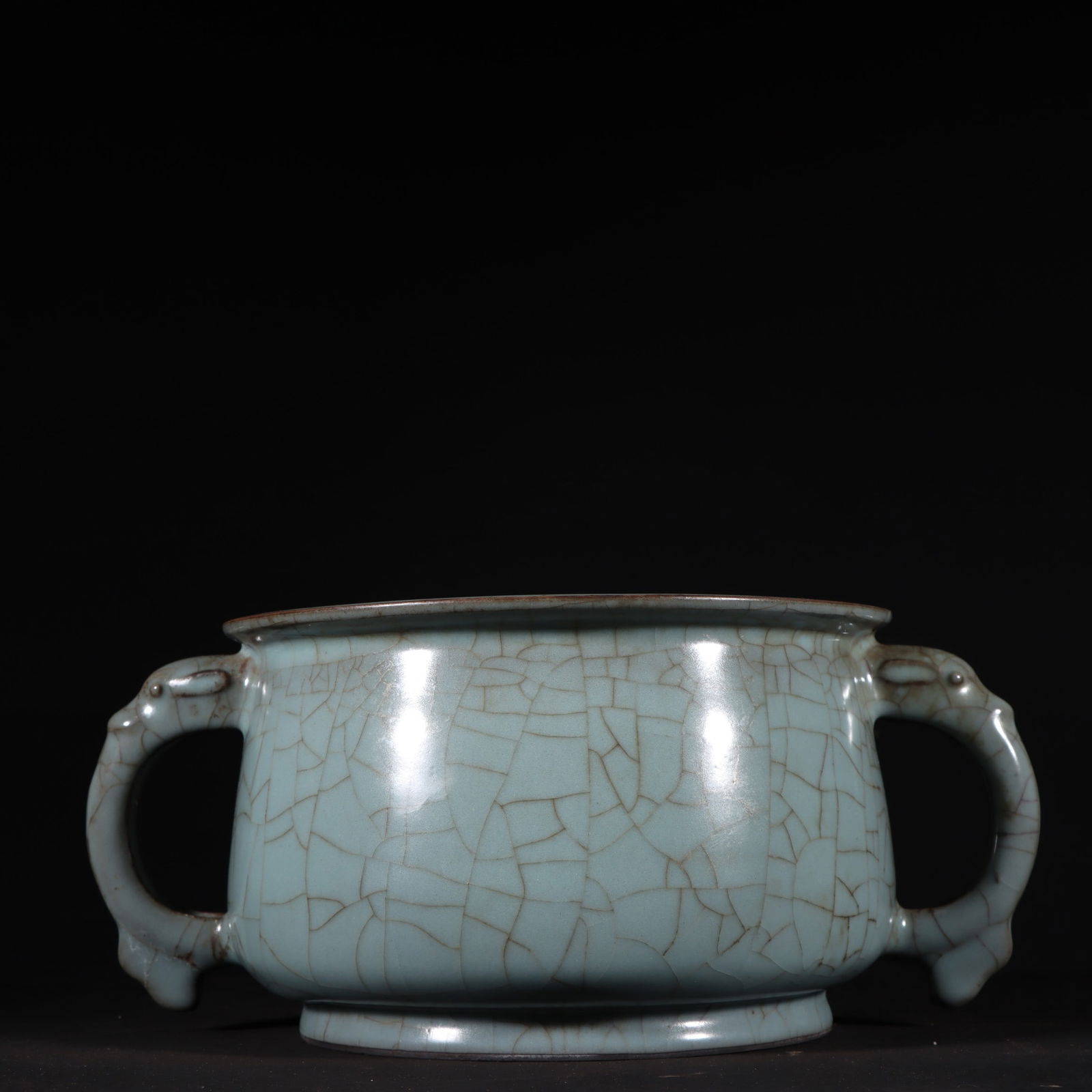 A blue-glazed Qianlong imperial elephant ear furnace of the Song Dynasty official kiln: The blue glaze Qianlong imperial inscription elephant ear furnace of the official kiln of the Song Dynasty Size:H:11cmW:26cm (The Dimensions Of All Batches Are Manually Measured.If