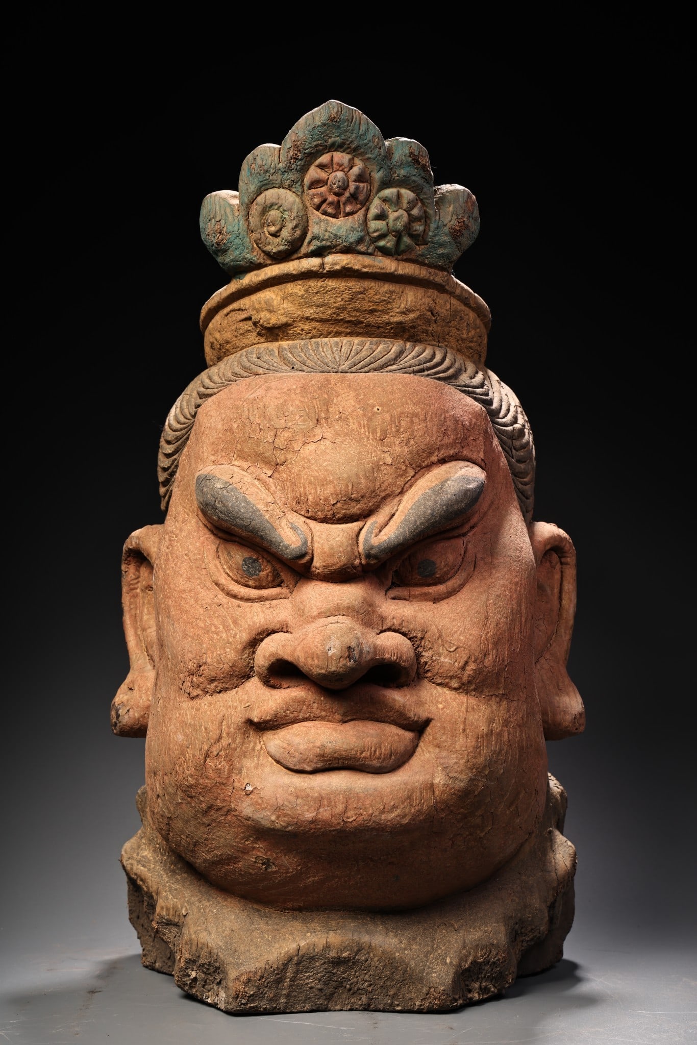 A beautifully painted camphor wood protector Buddha head: Exquisite painted camphor wood protector Buddha head Size:W:3700gH:45cmW:26cm (The Dimensions Of All Batches Are Manually Measured.If You Need More Detailed Information, Please