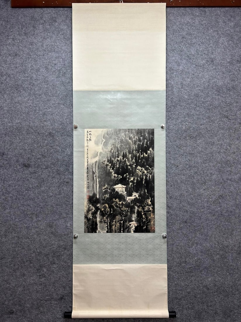 A landscape painting by Li Keran: Li Keran's landscape painting FlowercoreSize:67×45cm (The Dimensions Of All Batches Are Manually Measured.If You Need More Detailed Information, Please Contact Our Customer Service