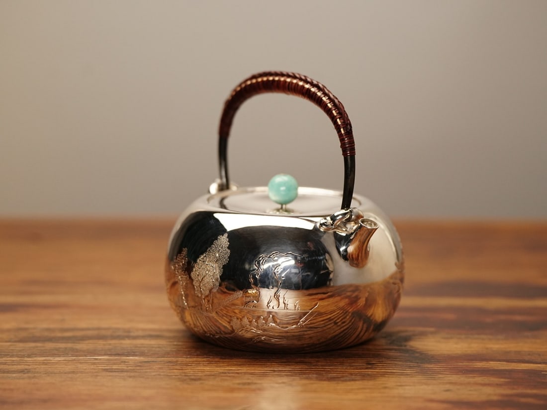 A fine Japanese silver pot - 3