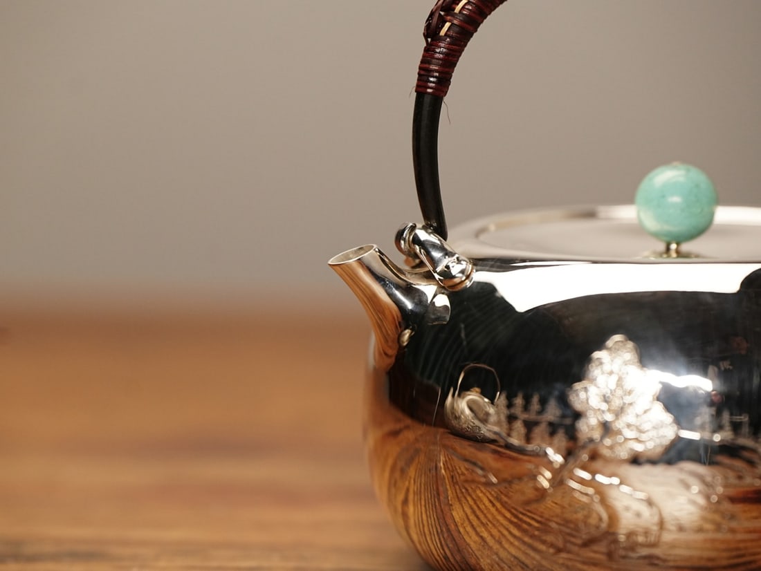 A fine Japanese silver pot - 6