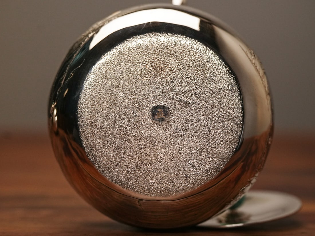 A fine Japanese silver pot - 9