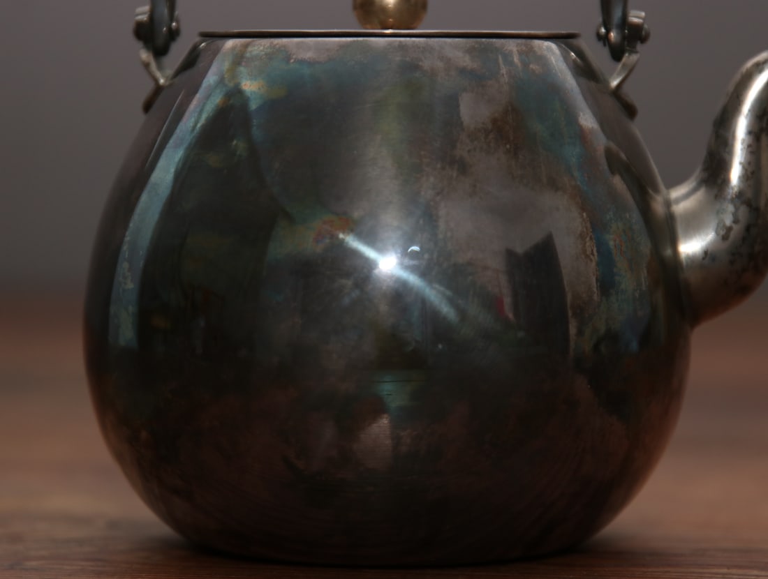 A fine Japanese silver pot - 2