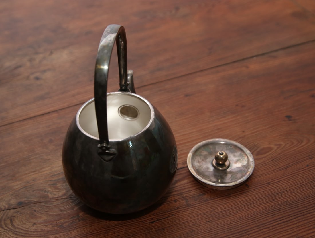 A fine Japanese silver pot - 6