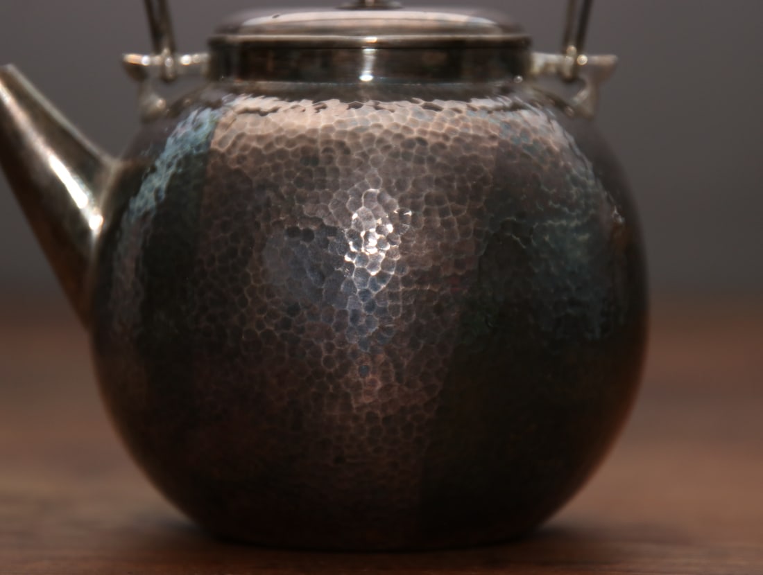 A fine Japanese silver pot - 4