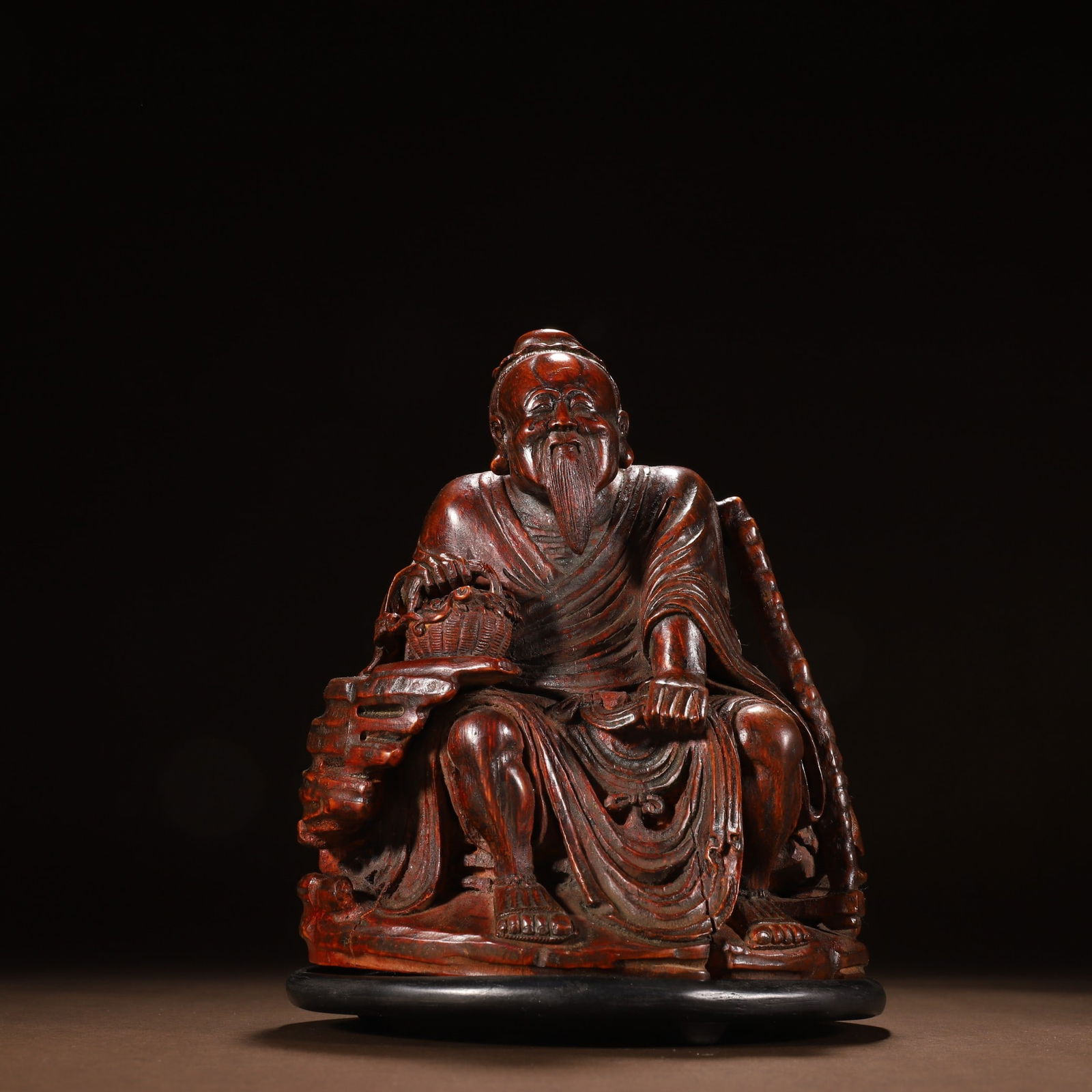 An old bamboo carved figure ornament from the Qing Dynasty (1 of 9)