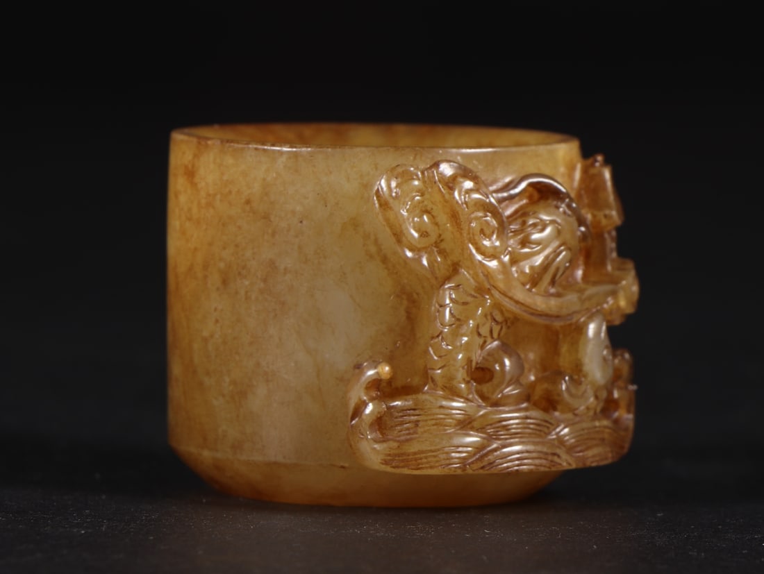 A fine Hetian jade embossed finger - 3