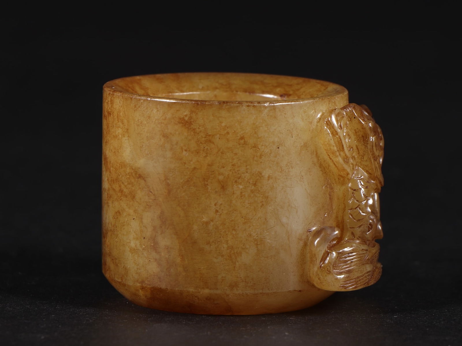 A fine Hetian jade embossed finger - 4