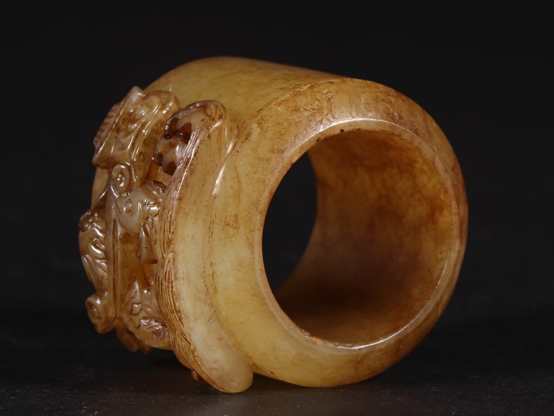 A fine Hetian jade embossed finger - 8