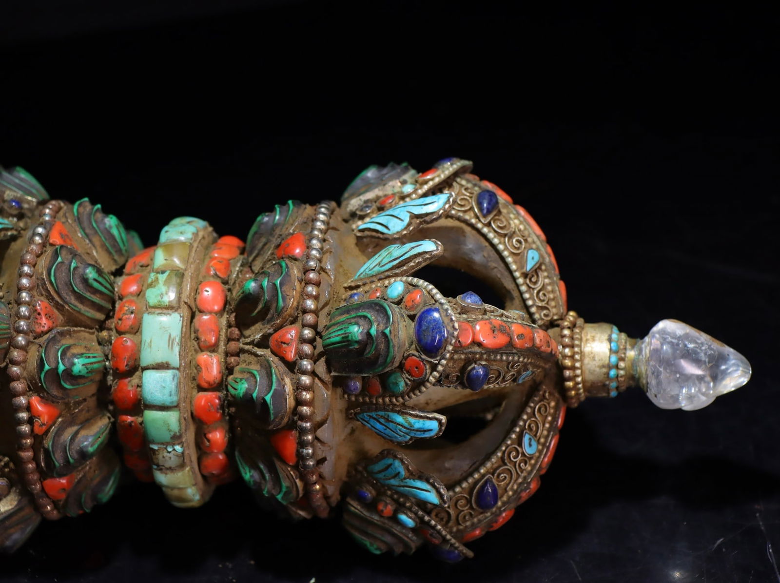 A fine crystal-inlaid natural gemstone vajra - 2