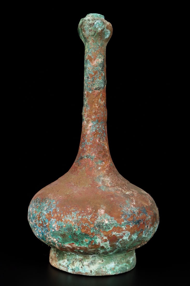A bronze red spotted green garlic bottle from the Han Dynasty: Han Dynasty bronze red spotted green show garlic bottle Size:W:2770gW:19cmH:39cm (The Dimensions Of All Batches Are Manually Measured.If You Need More Detailed Information, Please
