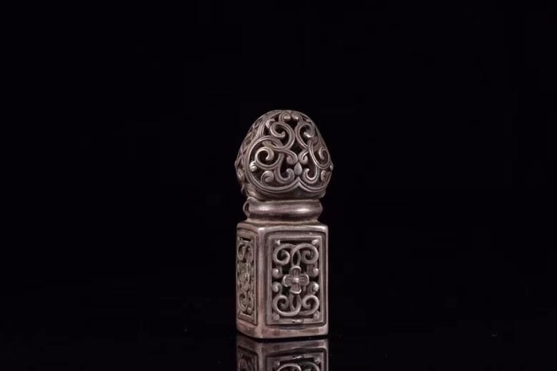 A fine sterling silver entwined print - 6