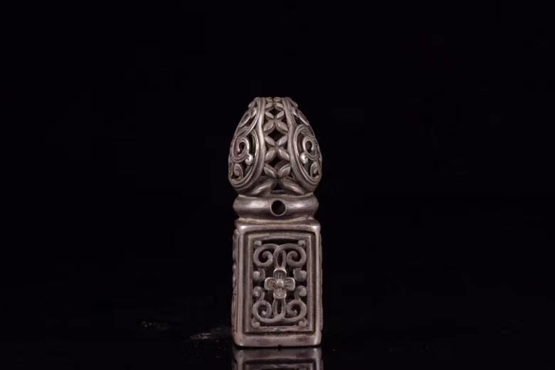 A fine sterling silver entwined print - 8