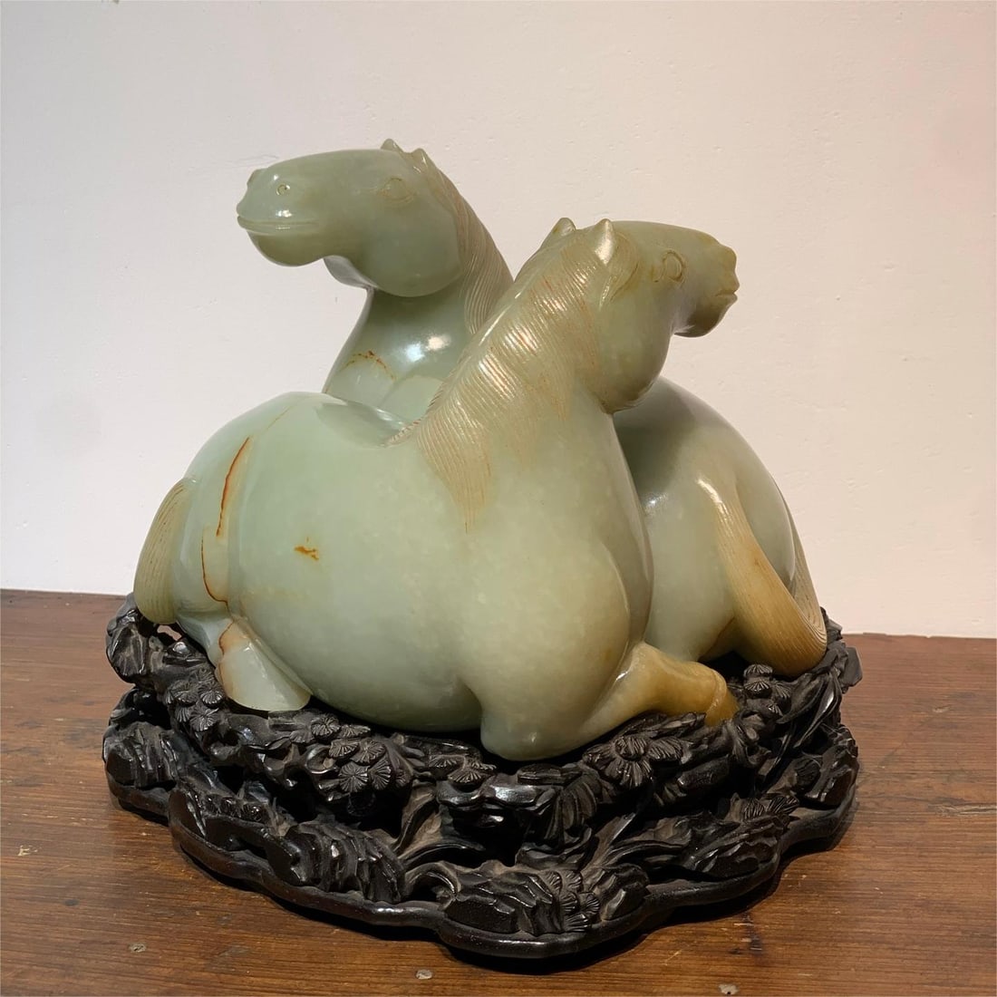 A large ornament of Hetian jade double horses from the Qing Dynasty: Qing Dynasty Hetian jade double horse ornament ?Size:17×15×12cmH:17cmW:3700g (The Dimensions Of All Batches Are Manually Measured.If You Need More Detailed Information, Please