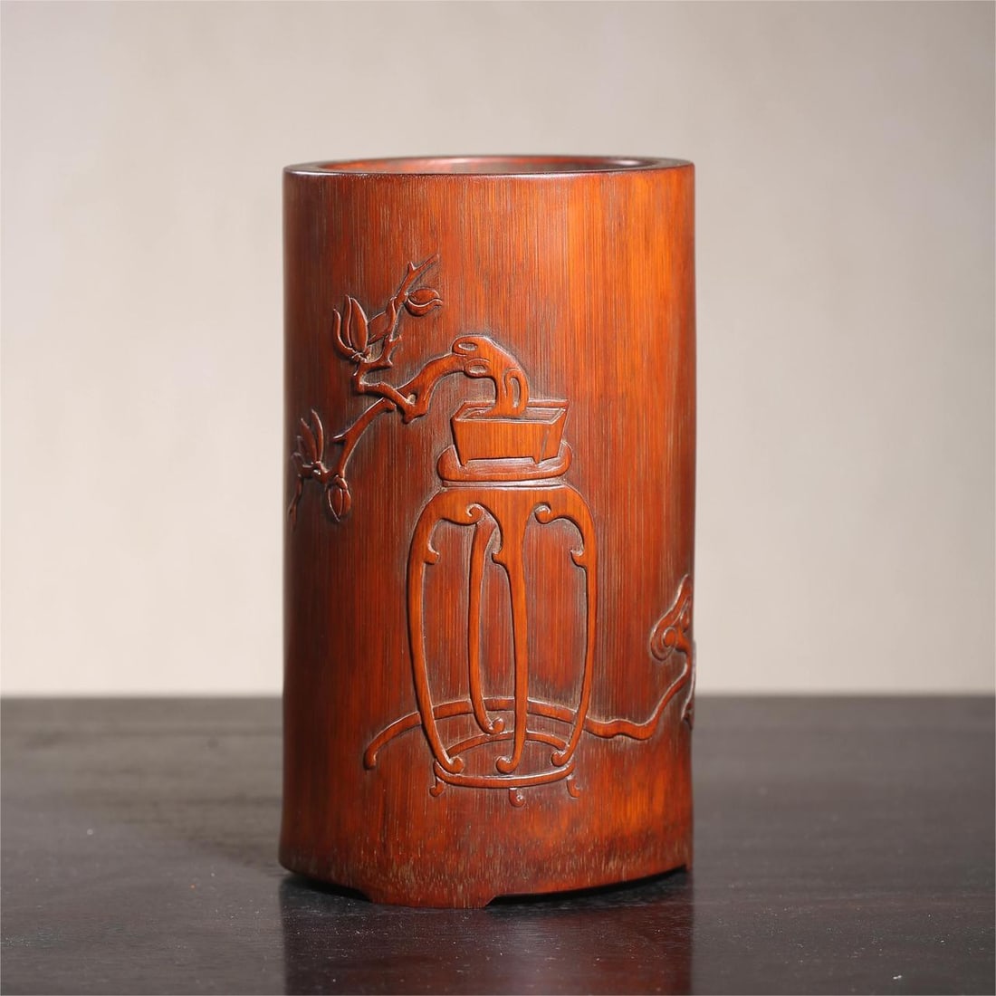 A beautiful bamboo carving Bogu Picture Study Pen Holder (1 of 9)