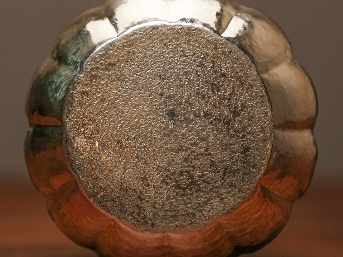 A fine Japanese silver pot - 9