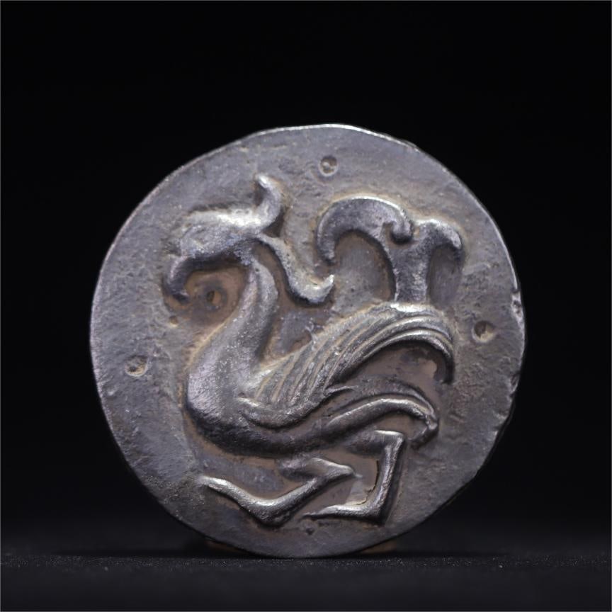 A silver medal of Liao Jin: Liao Jin's Suzaku silver medal Size:8.9x1cmW:346.5g (The Dimensions Of All Batches Are Manually Measured.If You Need More Detailed Information, Please Contact Our Customer Service