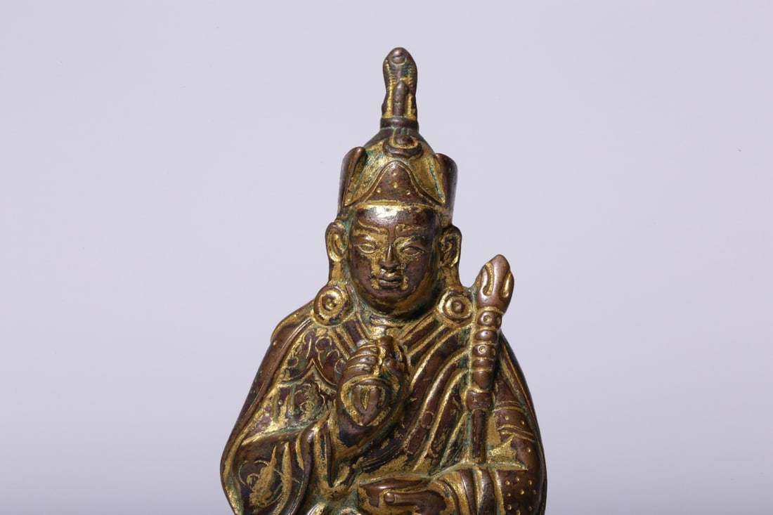 A bronze gilt lotus peanut seated statue of the Qing Dynasty - 2