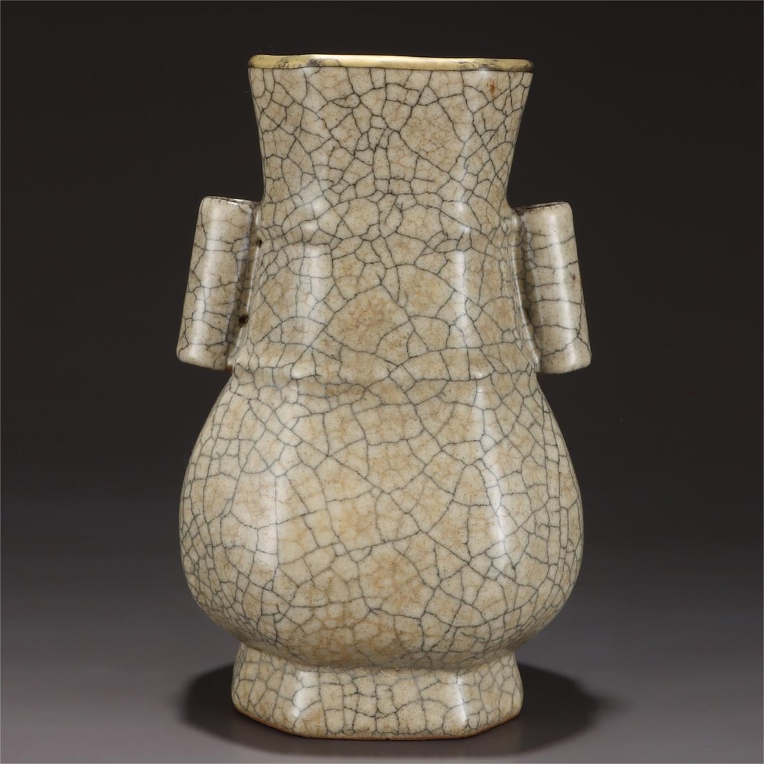 A beige glaze inlaid with gold buckle octagonal ear bottle from the Song Dynasty Ge kiln (1 of 9)