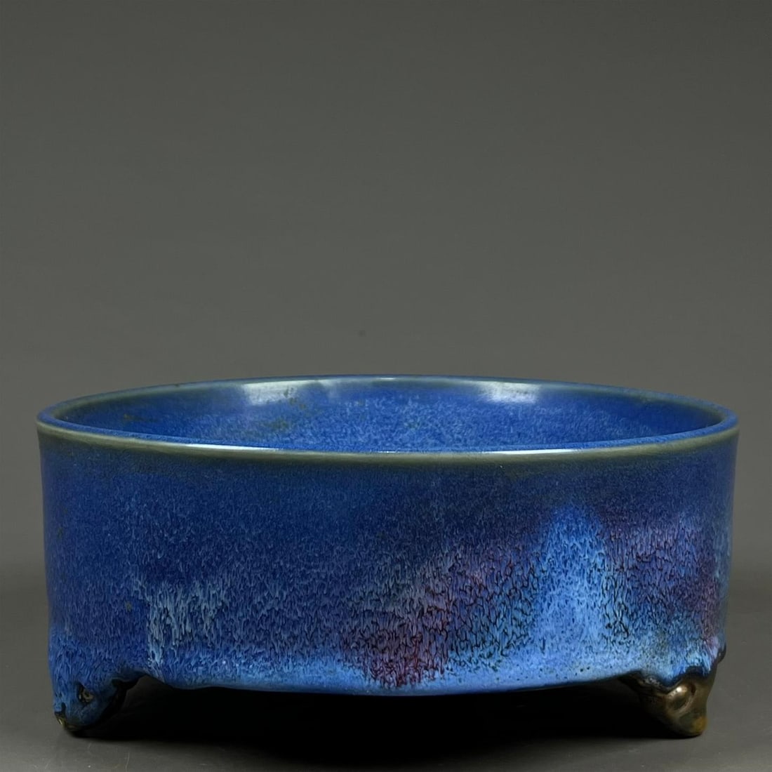 A grape purple glaze three-legged wash of the Song Dynasty Jun kiln (1 of 9)