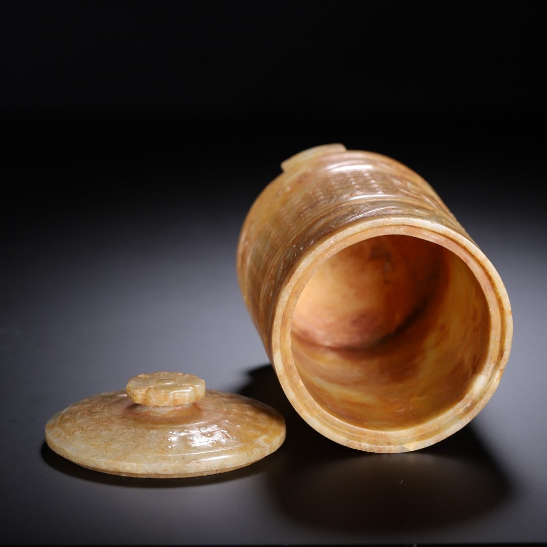 A beautiful ancient jade vase - 8