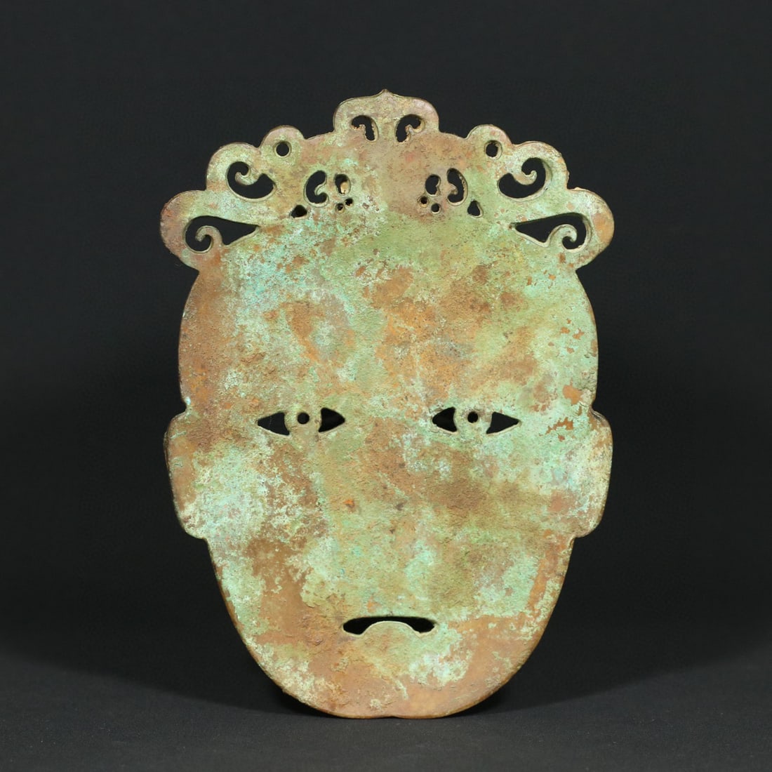 An Exquisite White Jade Ornament - 2