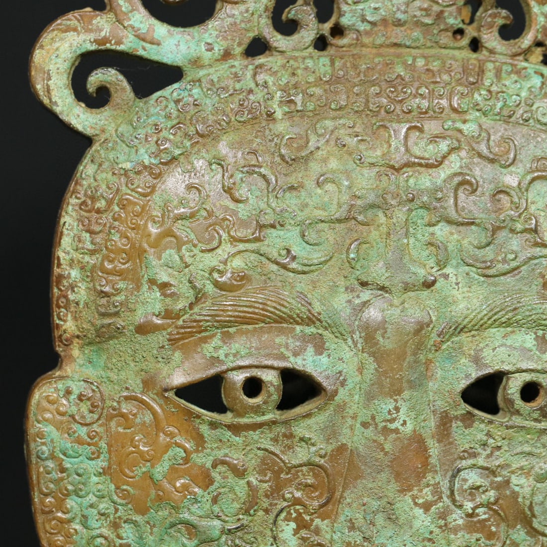 An Exquisite White Jade Ornament - 6