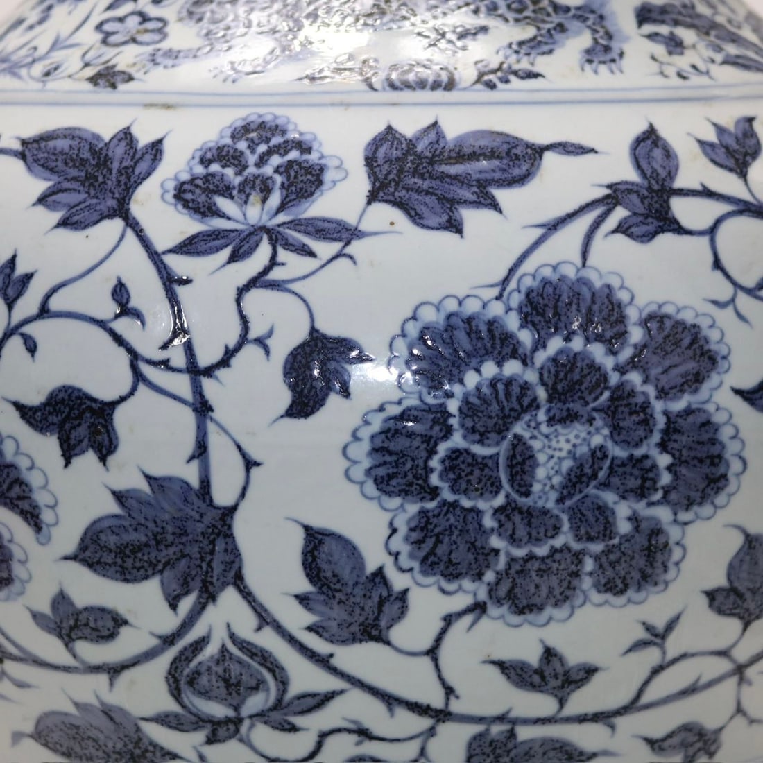 An Exquisite Blue and White Lotus Pattern Auspicious Beast Pattern Double-Ears Jar - 7