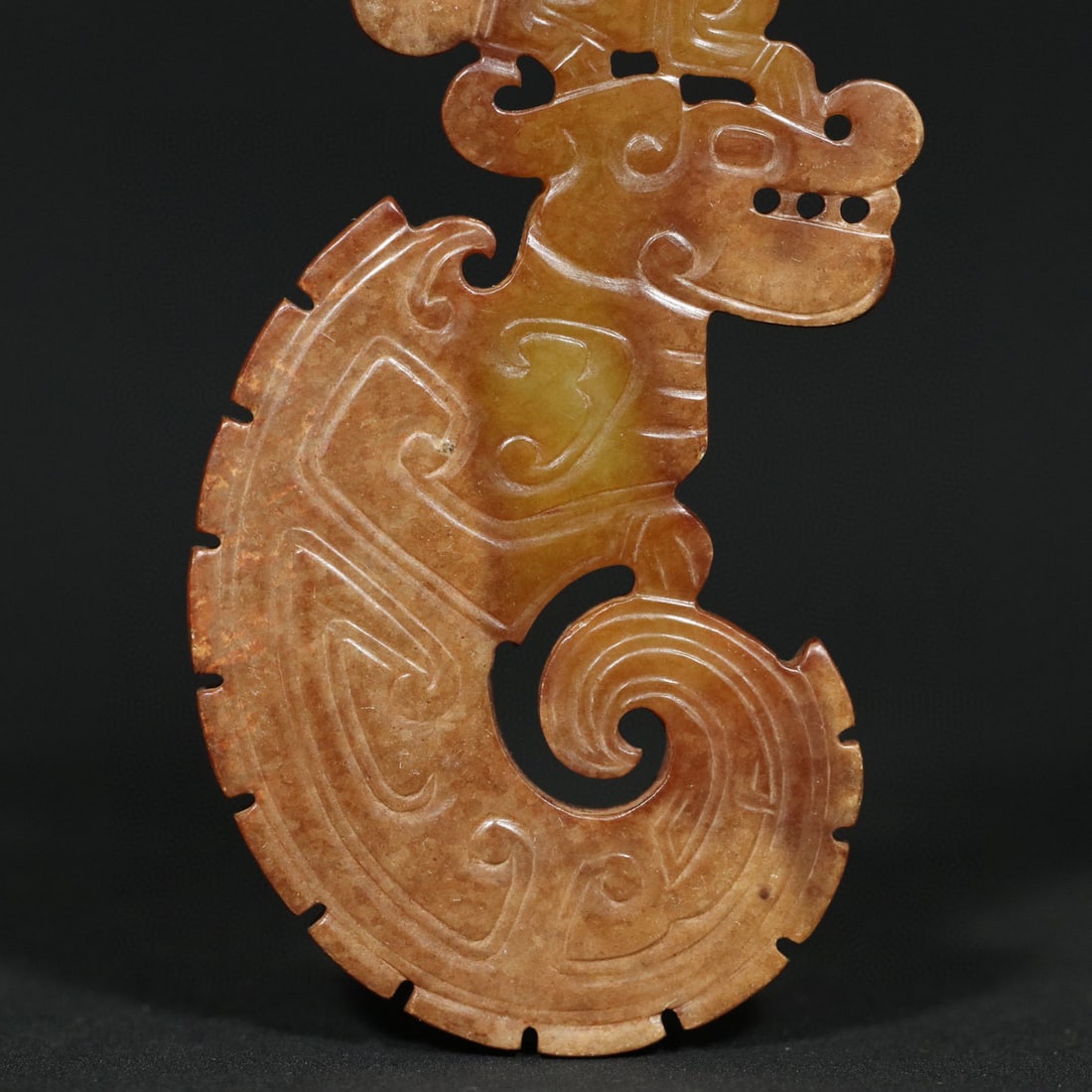 An Exquisite White Jade Dragon Pattern Pendant - 8