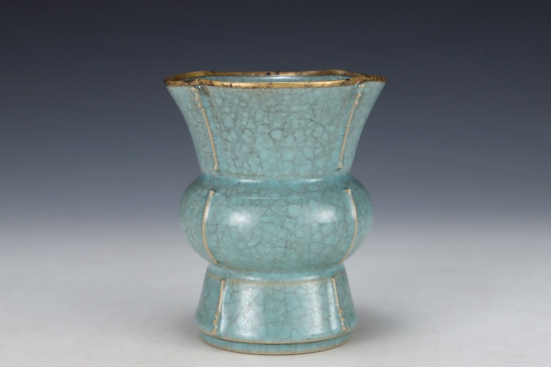 An Exquisite Ru yao Vase - 4