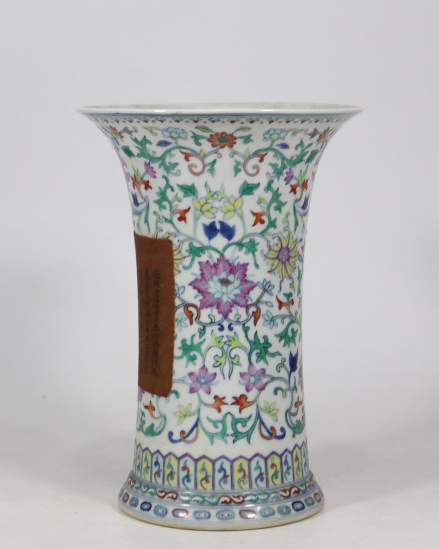 An Exquisite Doucai Lotus Pattern Vase - 2