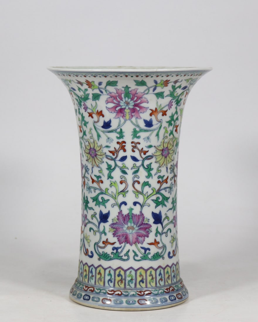 An Exquisite Doucai Lotus Pattern Vase - 3