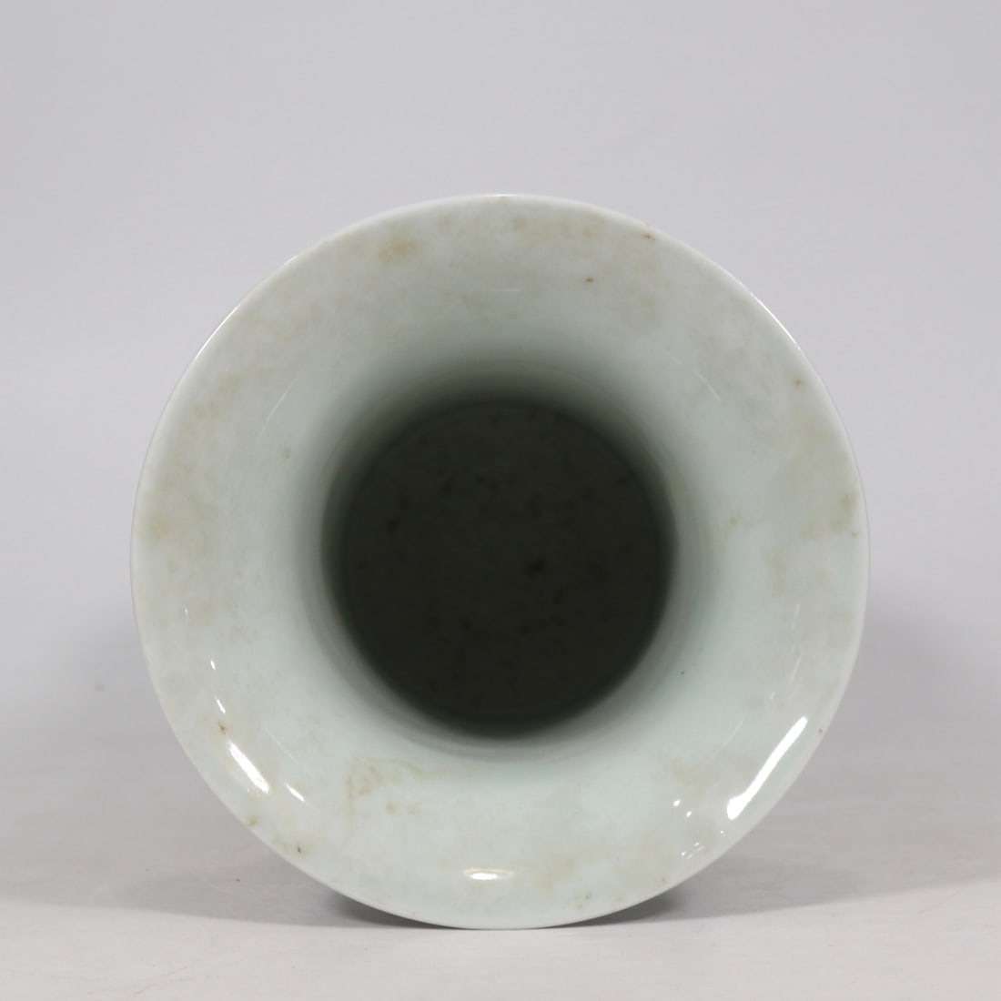 An Exquisite Doucai Lotus Pattern Vase - 8