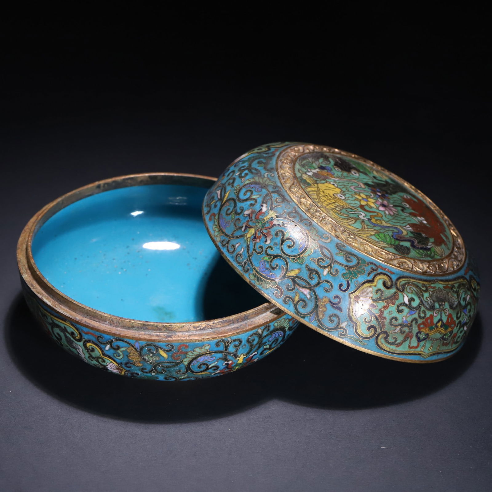 An Exquisite Cloisonne Lotus Pattern Fish and Lotus Pattern Box - 3