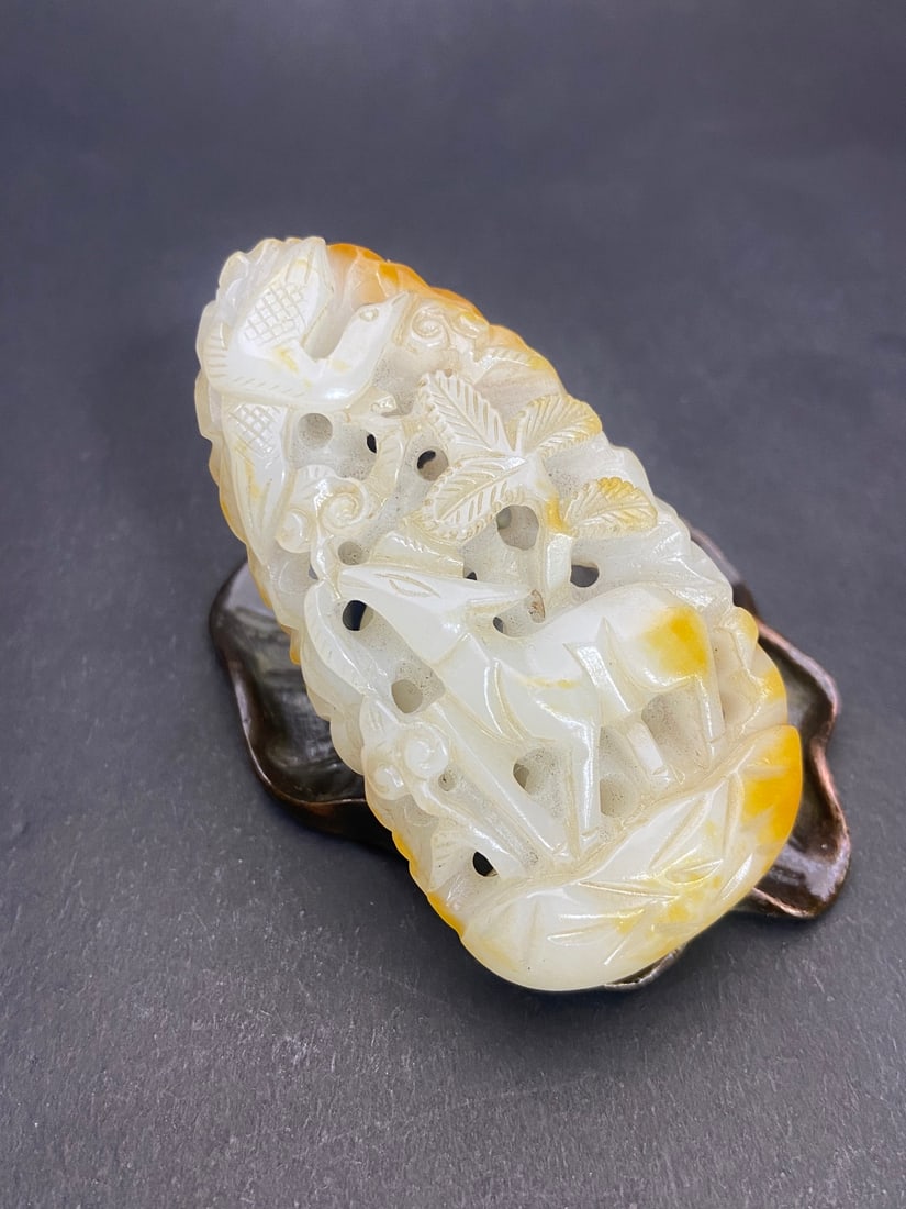 An Exquisite White Jade Flower and Bird Pattern Deer Pattern Pendant - 2